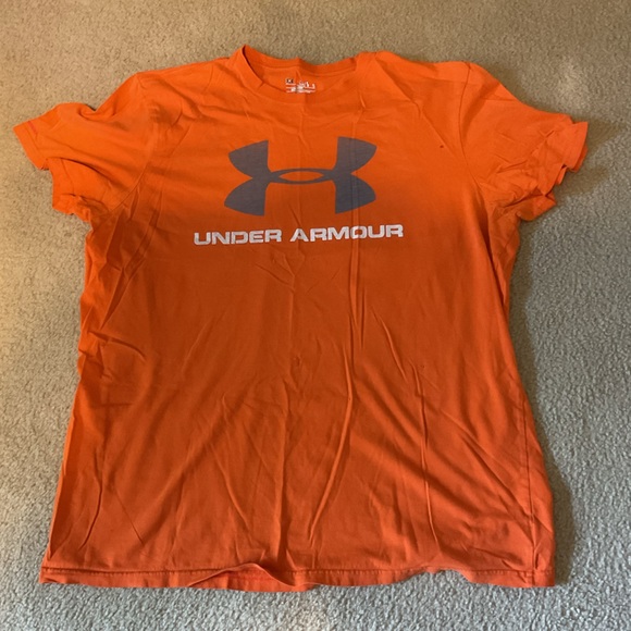 Under Armour t-shirt Buy 2 or more @ $10 or less get 3rd lesser free! - Picture 1 of 6